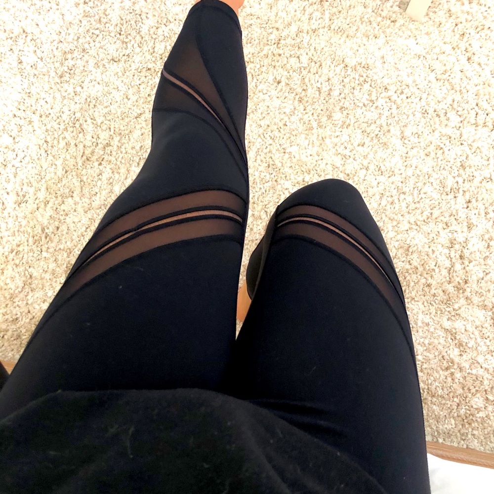 Lululemon 3/4 leggings with mesh detail
